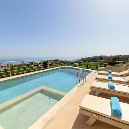 Le Stelle Villa เยโอริยิอูโปลิส ภายนอก รูปภาพ